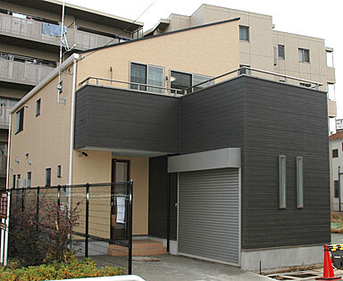 株式会社小池工務店の施工事例「バイクガレージのある家」の画像