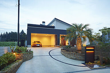 【AQURA HOME PLAZA仙台店】の施工事例「こだわりのインナーガレージ、薪ストーブを楽しむ平屋の住まい」の画像