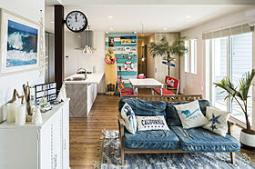 アキュラホーム 福岡支店の施工事例「暮らしやすさもデザインも自慢!平屋のサーファーズハウスで憧れを実現」の画像1