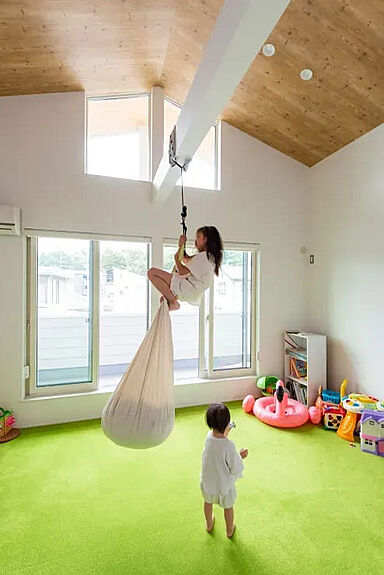 アキュラホーム(AQ Group)の施工事例「ウッドデッキと開放的な庭空間のある海を感じるリゾート&カリフォルニアスタイルの家」の画像3