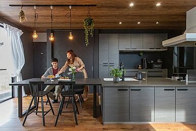 【AQURA HOME PLAZA仙台店】の施工事例「工夫とこだわりを詰め込んだスキップフロアの住まい」の画像