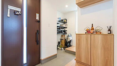 アキュラホーム(AQ Group)の施工事例「家族の成長に寄り添う、光と収納に満ちた快適な平屋スタイル」の画像4