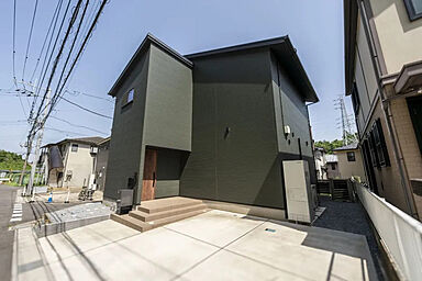 【アキュラホーム 福山引野展示場】@JR山陽線「東福山」駅そば インナーテラスやガレージ土間が特徴の施工事例「大きな庭が第二のリビングになる家」の画像6