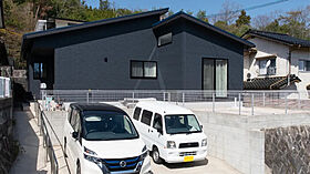 【アキュラホーム RSK展示場】@箕島高松線道路沿 RSKバラ園至近 中庭でつながる二世帯住宅モデルの施工事例「ゆとりある開放空間で家族との時間を楽しむ平屋の住まい」の画像9