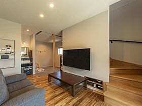 鈴木工務店の施工事例「コンパクトな台形の敷地に建つ家」の画像2