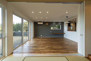 鈴木工務店の施工事例「高台に建つ平屋」の画像4