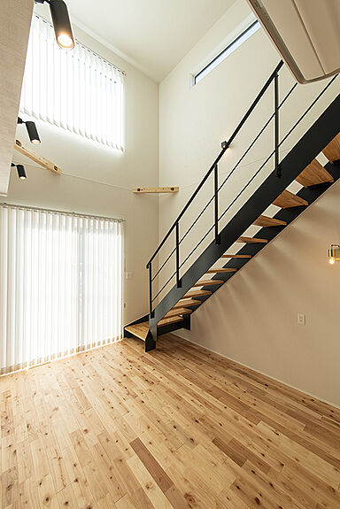 鈴木工務店の施工事例「街なかに建つ家」の画像4