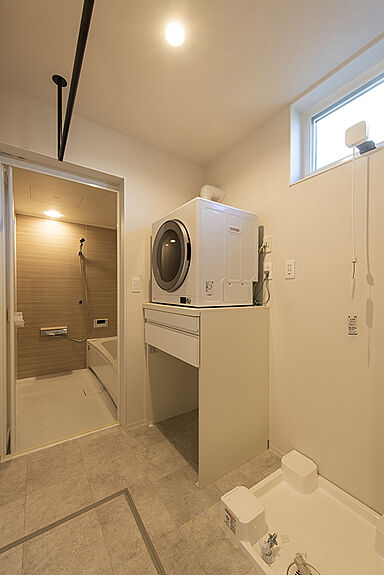 鈴木工務店の施工事例「街なかに建つ家」の画像8