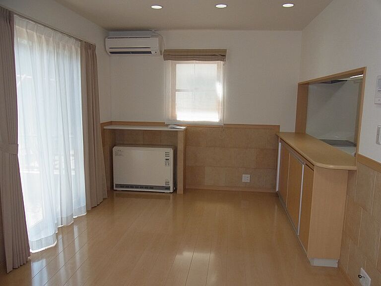 クリエイトホームズ大分中央店の公式画像_リビング3