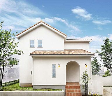 HaScasa(ハスカーサ)・ポラスグループの施工事例「会話がはずむ まっしろなキッチンがある家【南欧風】」の画像