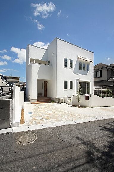 HaScasa(ハスカーサ)・ポラスグループの施工事例「白くゆるやかな空間【欧風モダン】」の画像1