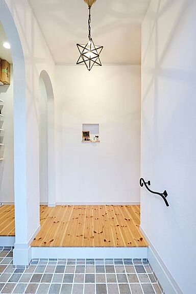 HaScasa(ハスカーサ)・ポラスグループの施工事例「大きな吹抜けのあるお家【南欧風】」の画像1