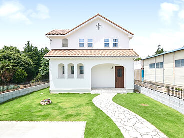 HaScasa(ハスカーサ)・ポラスグループの施工事例「大人かわいい 南欧風のお家」の画像