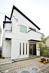 株式会社ビーバーハウス注文住宅レストの施工事例「【2way玄関】一日の時の流れを贅沢に」の画像