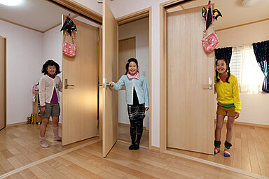 株式会社ビーバーハウス注文住宅レストの施工事例「【制振】六人笑顔が輝く家」の画像1