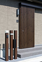 和風・和モダンスタイルの玄関 株式会社ビーバーハウス注文住宅レストの事例画像