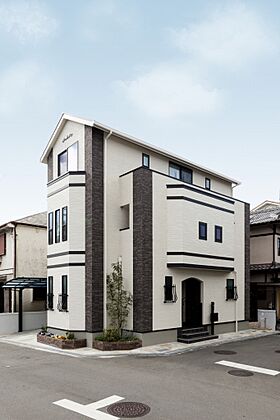 株式会社ビーバーハウス注文住宅レストの施工事例「【書道教室】書道教室のある三階建て住宅」のメイン画像