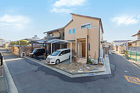 株式会社ビーバーハウス注文住宅レストの施工事例「【完全分離二世帯住宅】親子隣同士すまう」のメイン画像