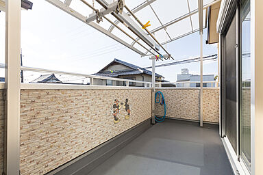 株式会社ビーバーハウス注文住宅レストの施工事例「【完全分離二世帯住宅】親子隣同士すまう」の画像1