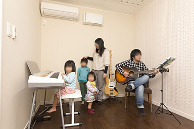 株式会社ビーバーハウス注文住宅レストの施工事例「【音楽室】いつも暮らしの中に音楽を! 家族みんなが楽しい家」の画像1