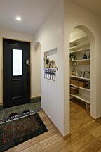 シンプルモダンスタイルの玄関 LOHAS studio の新築【LOHASTA home】の事例画像