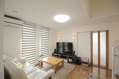 シンプルモダンスタイルのリビング タマホーム 沖縄営業所の事例画像