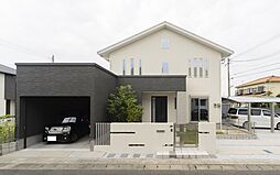 タマホーム株式会社 山形店の施工事例「吹き抜けで明るく開放的な家」の画像