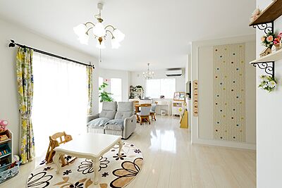 シンプルモダンスタイルのリビング タマホーム株式会社 徳島支店の事例画像