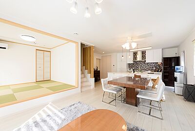 和風・和モダンスタイルのリビング タマホーム株式会社 鳥取店の事例画像