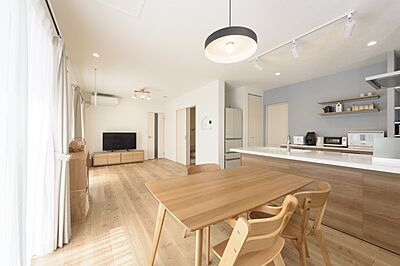 シンプルモダンスタイルのリビング タマホーム 米子支店の事例画像