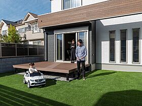 タマホーム株式会社 仙台支店の施工事例「キッチンや階段も素材にこだわった上質感が際立つスタイリッシュな家」の画像1