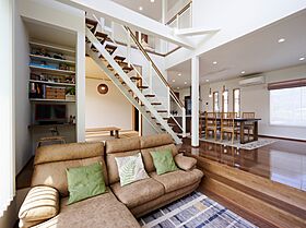 タマホーム株式会社 仙台支店の施工事例「家族6人が暮らせる家を予算内で。大空間でも一年中快適に過ごせる家」の画像1