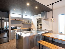 タマホーム株式会社 仙台支店の施工事例「オプションとの差額の少なさも評価。20代で叶えたカッコイイ住まい。」の画像2