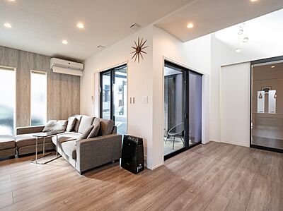 シンプルモダンスタイルのリビング タマホーム株式会社 屋島店の事例画像