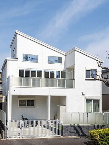 タマホーム株式会社 山形店の施工事例「設計の自由度と価格が決め手。光と風が舞い込む心地よい住まい」の画像