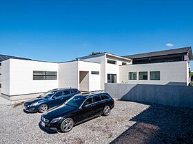 タマホーム株式会社 仙台支店の施工事例「普遍的な美しさを追求したシンプルモダンな平屋の住まい」の画像1