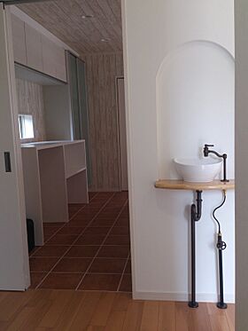 株式会社クワケンの施工事例「アンティークイメージのセンス光るお住まい」の画像4