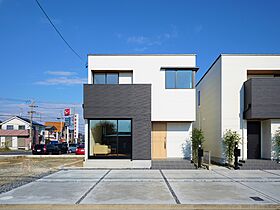 株式会社トスコの施工事例「南向きの土地を活かした陽が差し込む明るいLDKのある家」の画像1