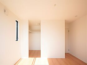 株式会社トスコの施工事例「南向きの土地を活かした陽が差し込む明るいLDKのある家」の画像6