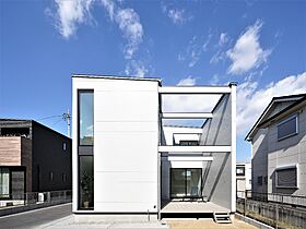 株式会社トスコの施工事例「ワイドテラス×モダンデザインの家」の画像1