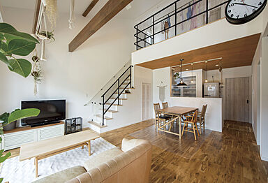 株式会社リバティーホームの施工事例「吹き抜けのあるシンプルモダン住宅」の画像1