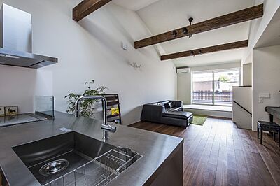 木の家スタイルのリビング 【garDEN】 京都の注文住宅ガーデンの事例画像