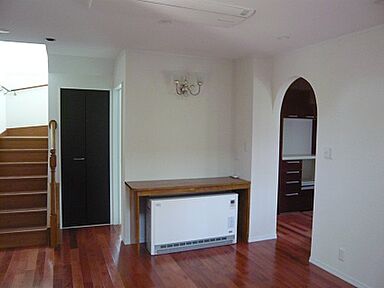 株式会社シスクホームの施工事例「落着いた雰囲気の外観の別荘」の画像1