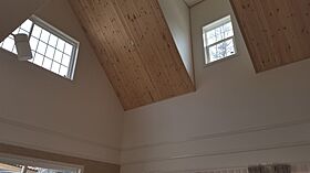 株式会社シスクホームの施工事例「レンガがと大屋根が素敵な高級別荘」の画像1