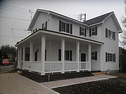 株式会社シスクホームの施工事例「広いポーチが素敵なホワイトハウス」の画像