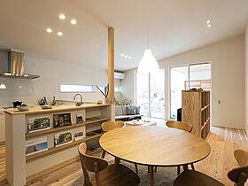 ハウスクラフト株式会社 【オンライン接客対応店】の施工事例「【平屋住宅×自然素材】機能的でシンプルな外観と、家族のぬくもりを感じる平屋の家」の画像8