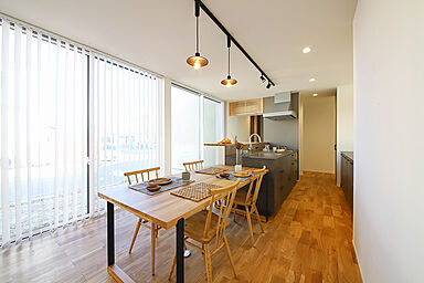 ハウスクラフト株式会社 【オンライン接客対応店】の施工事例「【平屋×中庭】暮らしをデザインした回遊動線のある平屋」の画像3