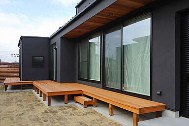 ハウスクラフト株式会社 【オンライン接客対応店】の施工事例「【平屋×ウッドデッキ×バイクガレージ】家族時間を育む平屋」の画像9