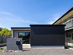 ハウスクラフト株式会社 【オンライン接客対応店】の施工事例「【30坪の平屋】家族が集う土間リビングのある平屋」の画像