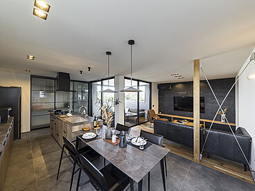 ハウスクラフト株式会社 【オンライン接客対応店】の施工事例「2階リビング×バルコニーのある家」の画像